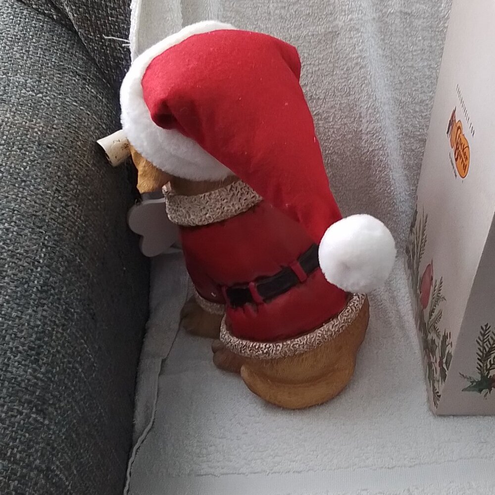Santa welcome dog statue - Picture 2 of 3